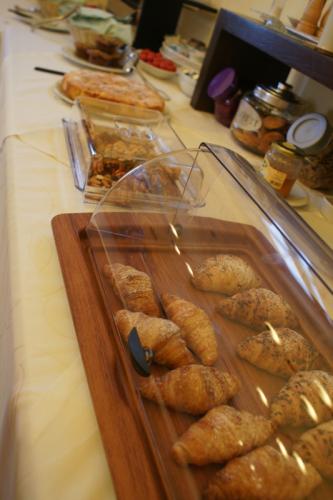 Croissants und Frühstück am Morgen